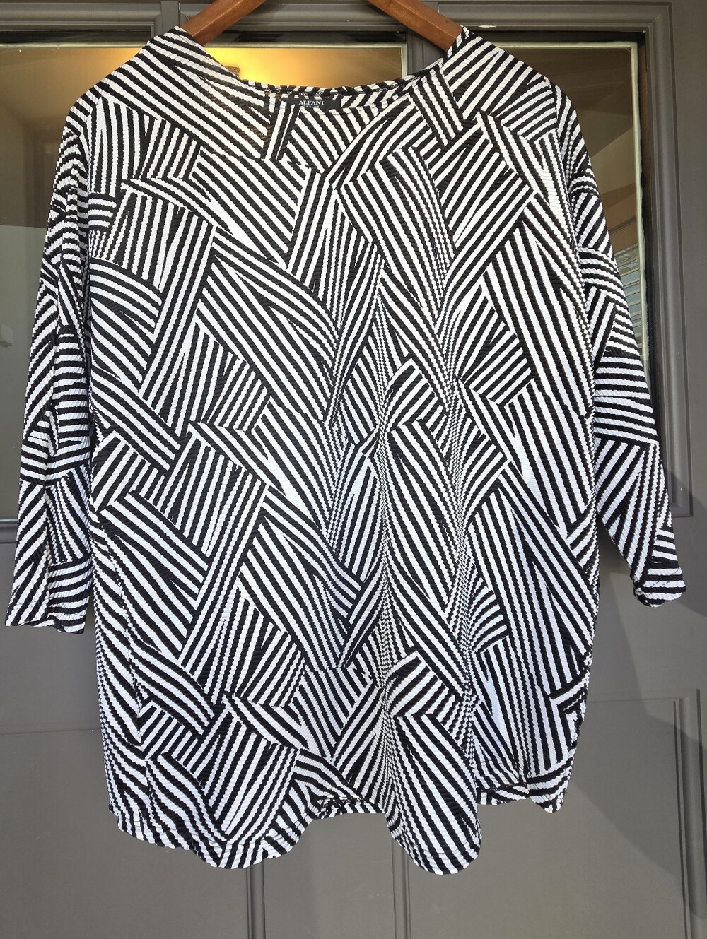 Alfani Black and White Geometric Stripe 3/4 Sleeve Blouse Size PM